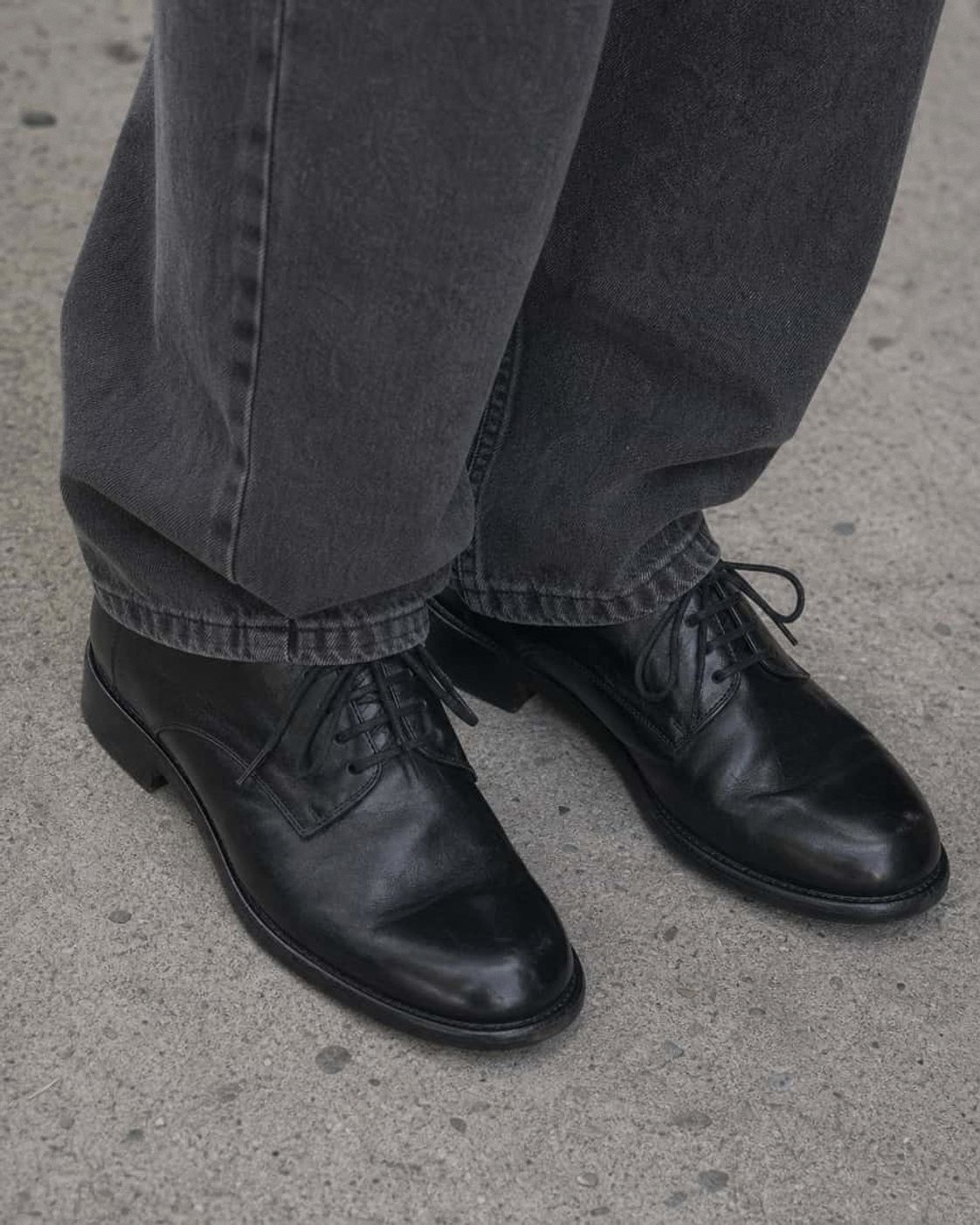 Legacy Black Derby detail 46
