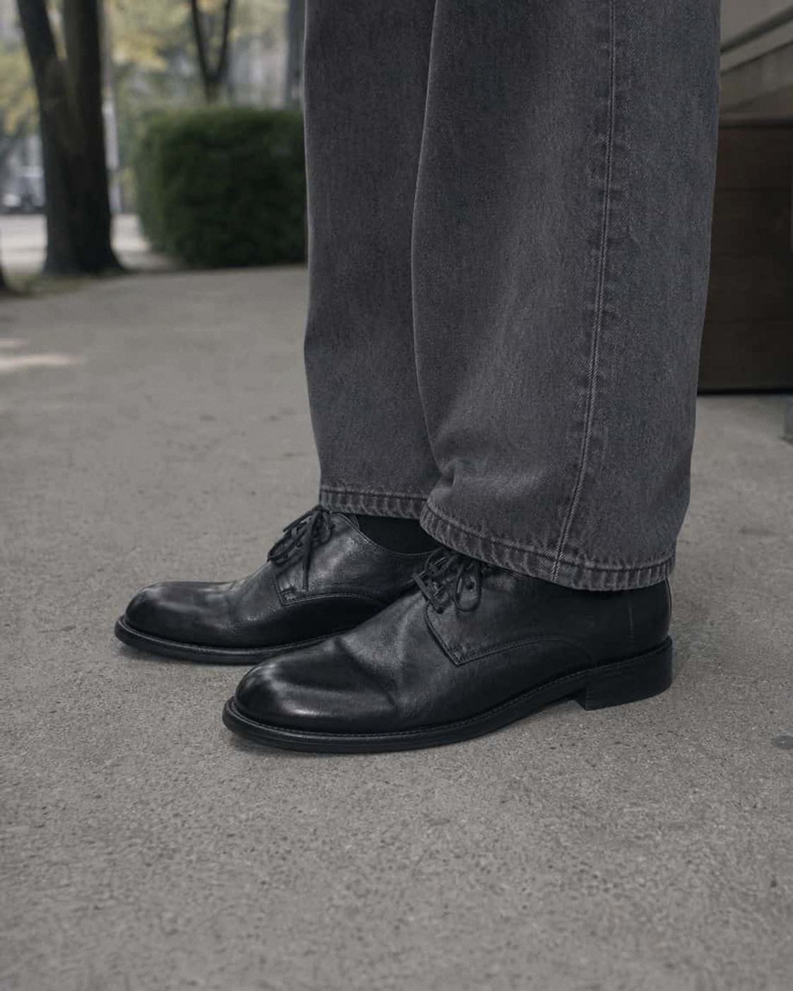 Legacy Black Derby detail 47