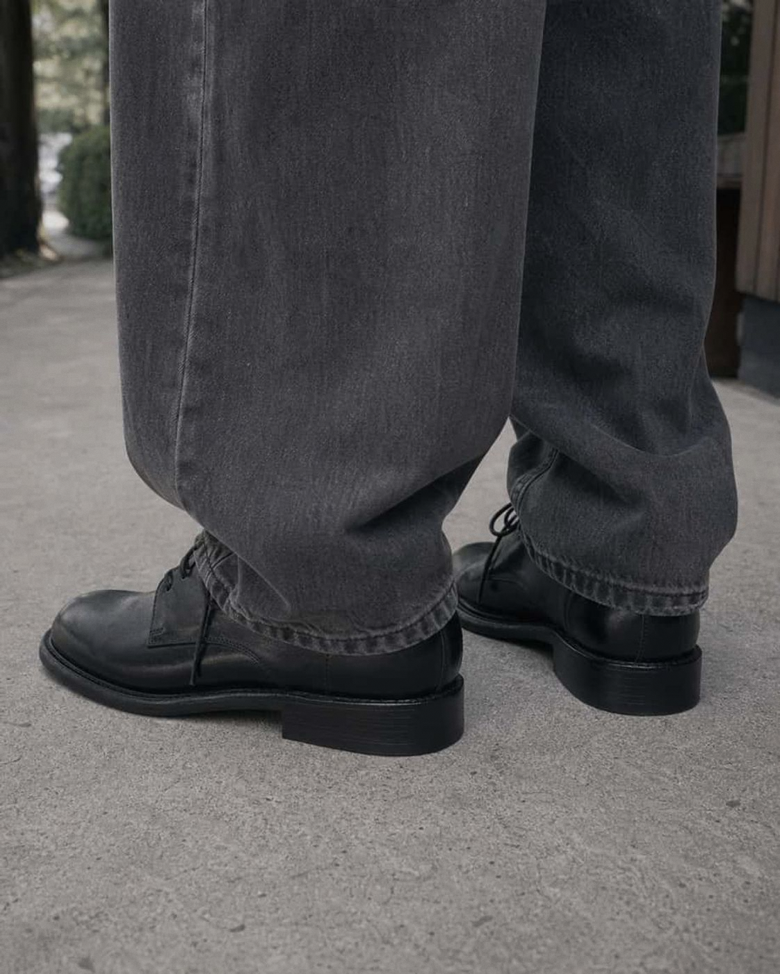 Legacy Black Derby detail 48