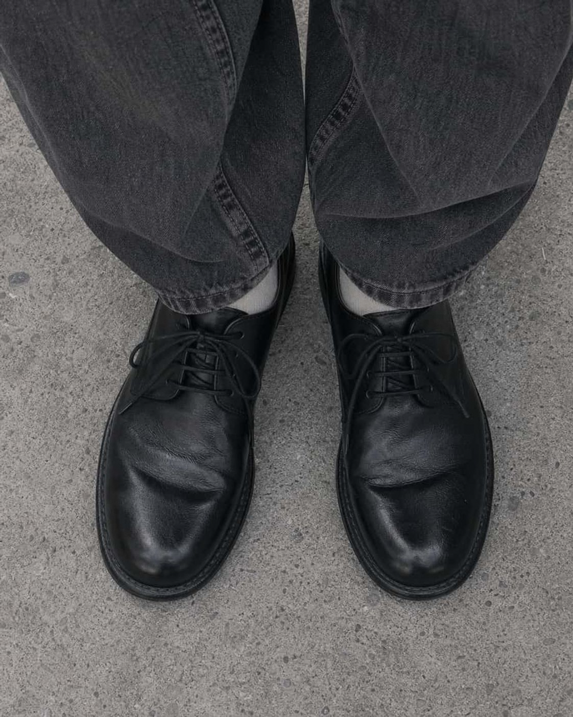 Legacy Black Derby detail 49