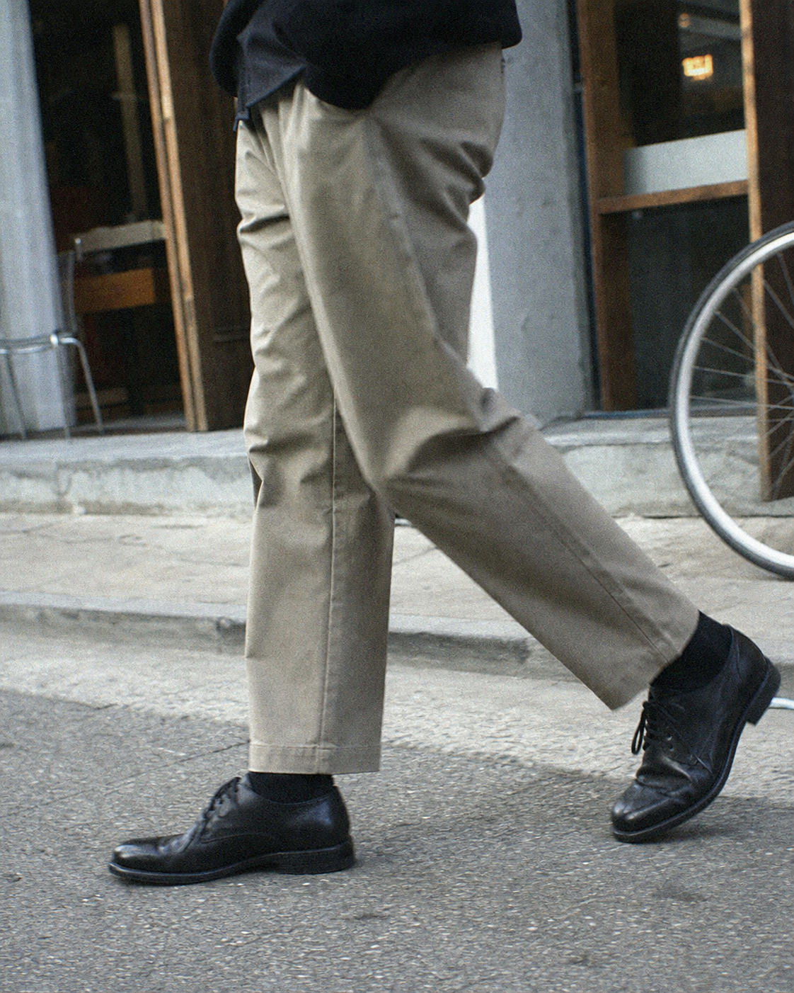 Legacy Black Derby detail 38