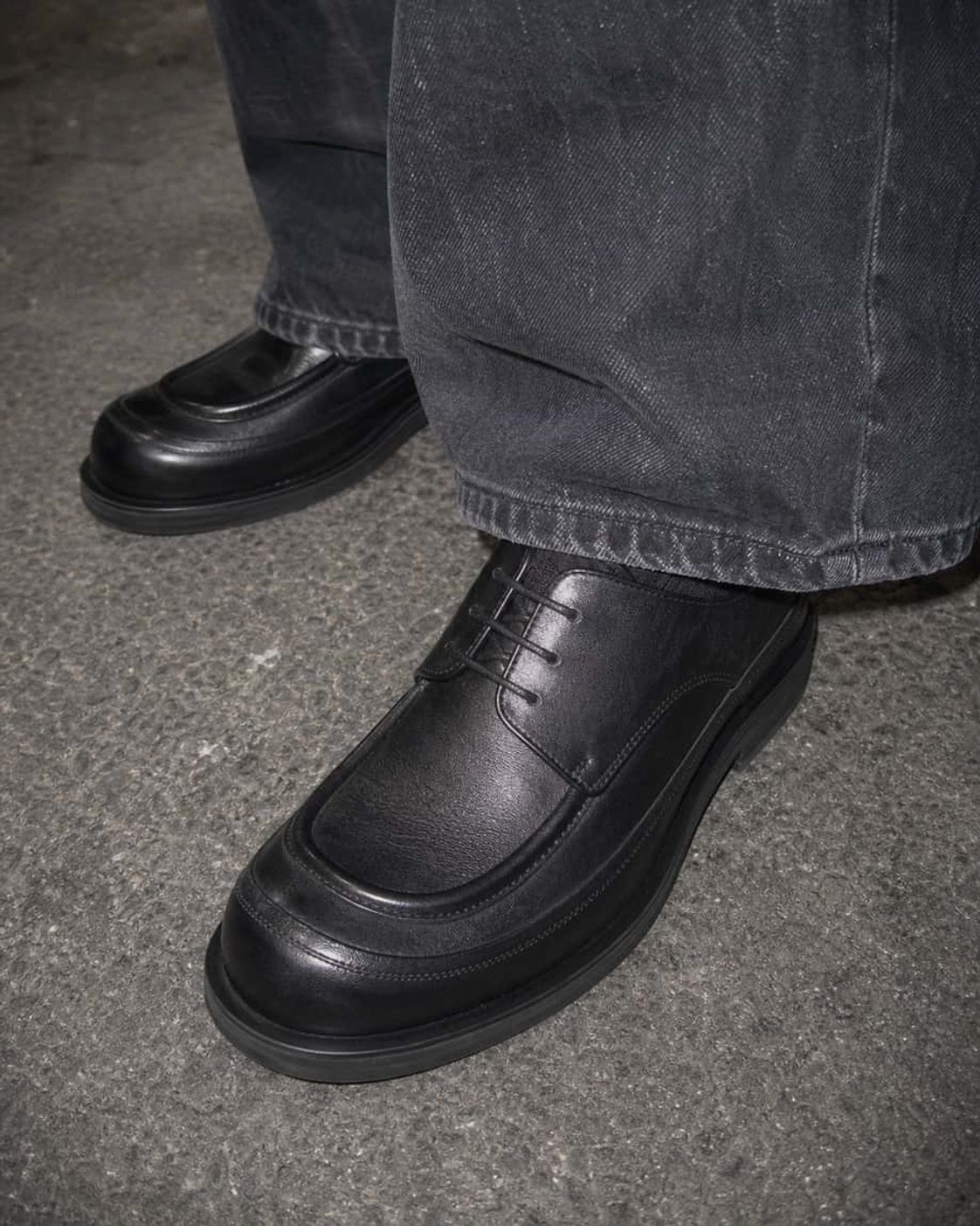 Square Apron Derby Blacknoir17 detail 16