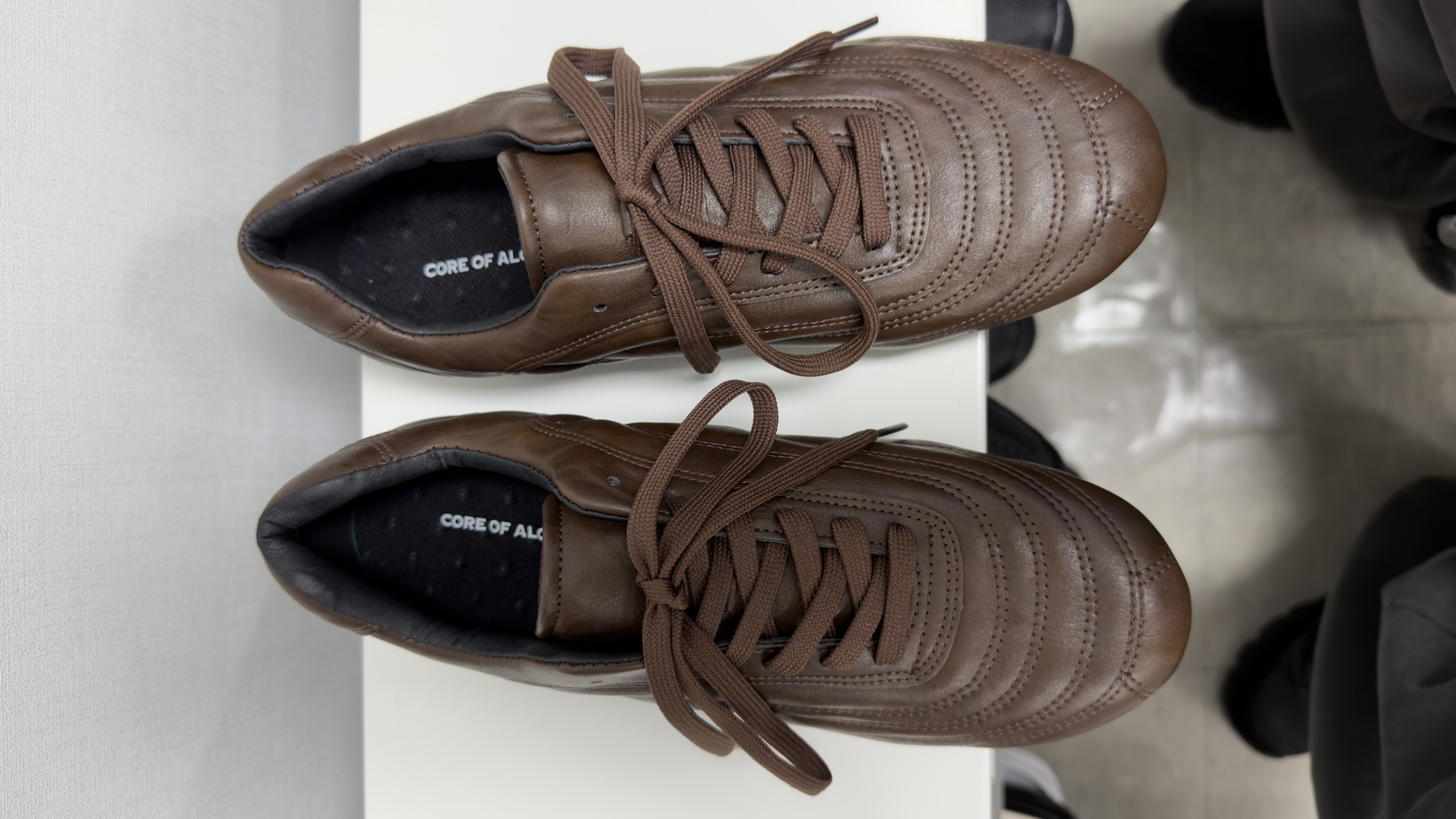 Aterre Brown detail 22