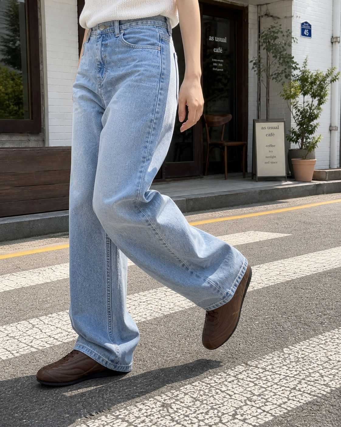 Aterre Brown detail 48