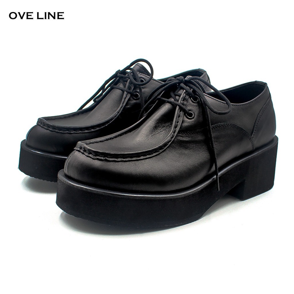Lyon Black detail 54
